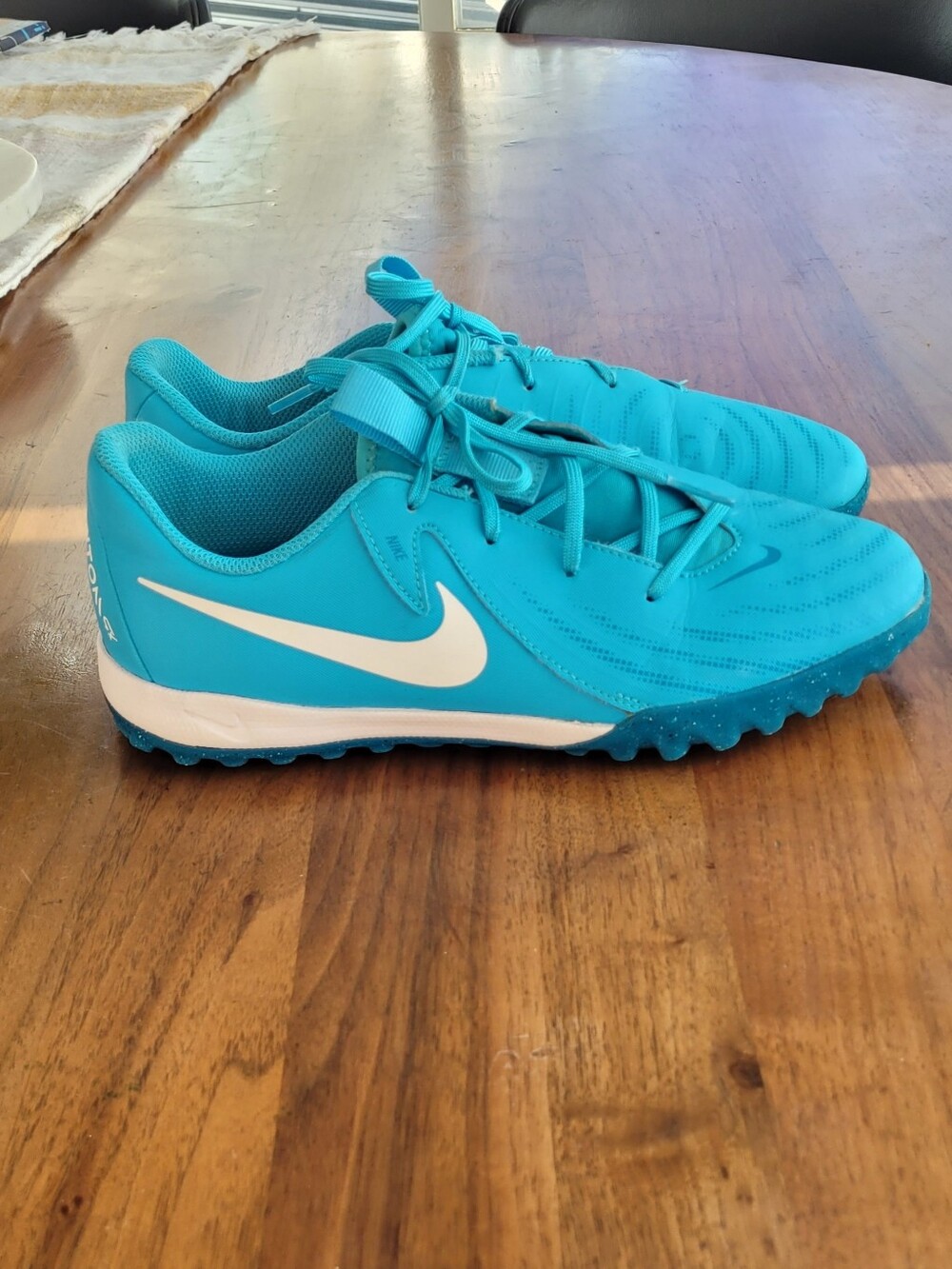 Nike Kids' Phantom Turf Shoes in Bright Teal and White